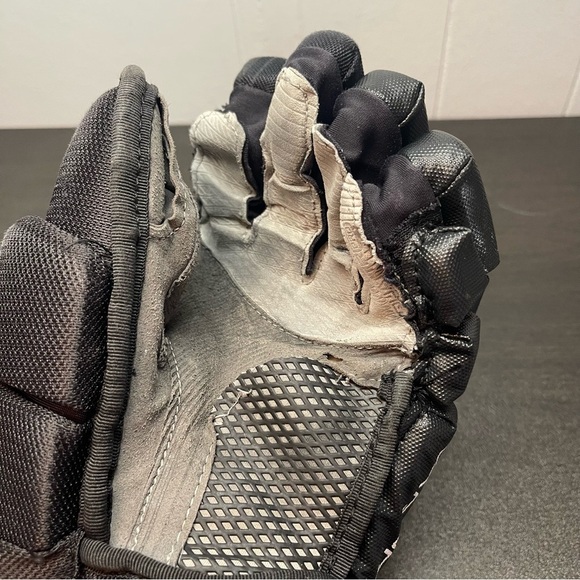 Bauer Vapor 1X Lite 13” Hockey Gloves Free Flex - Black - Picture 5 of 11